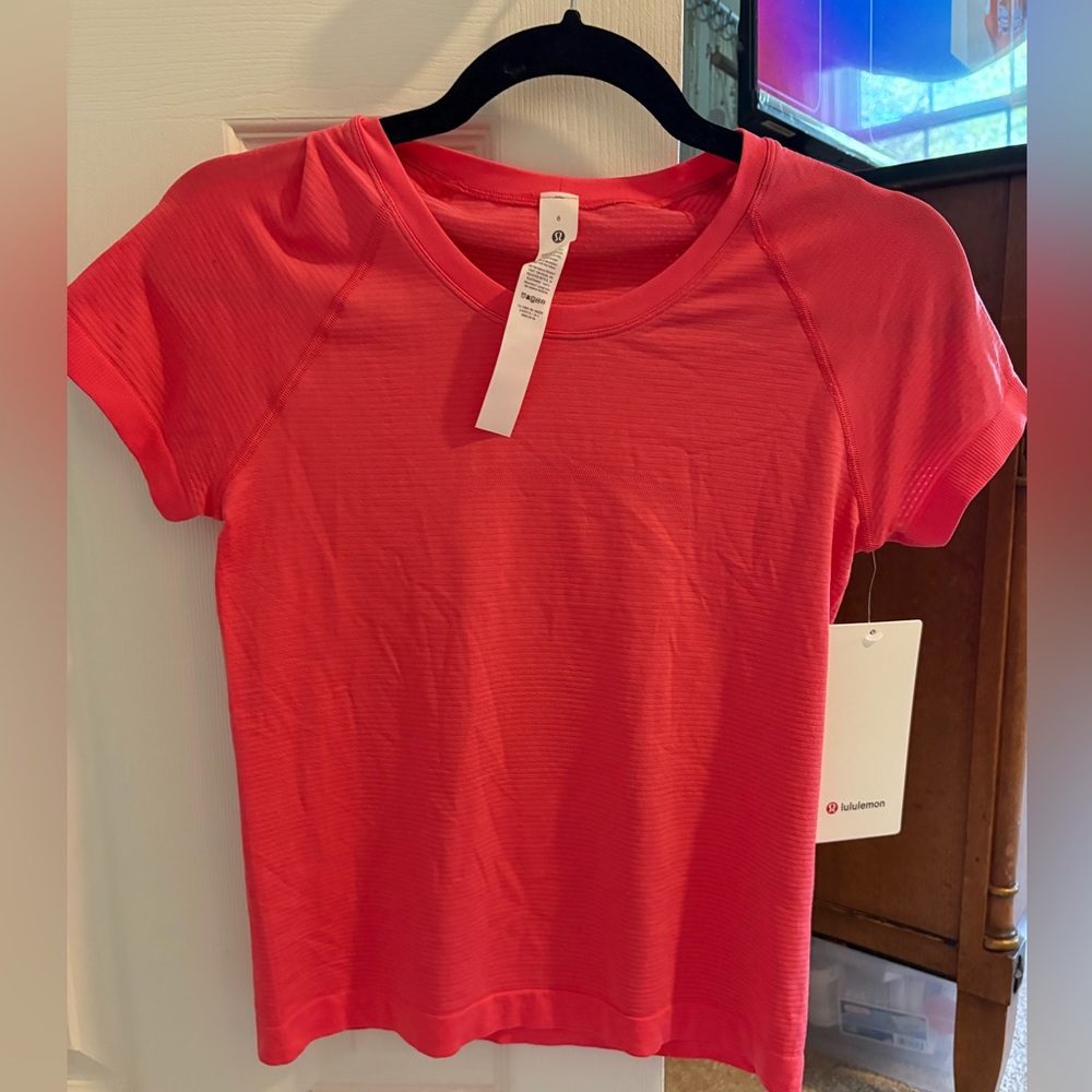 Lululemon Swiftly Tech Short Sleeve 2.0 in Glaze Pink
